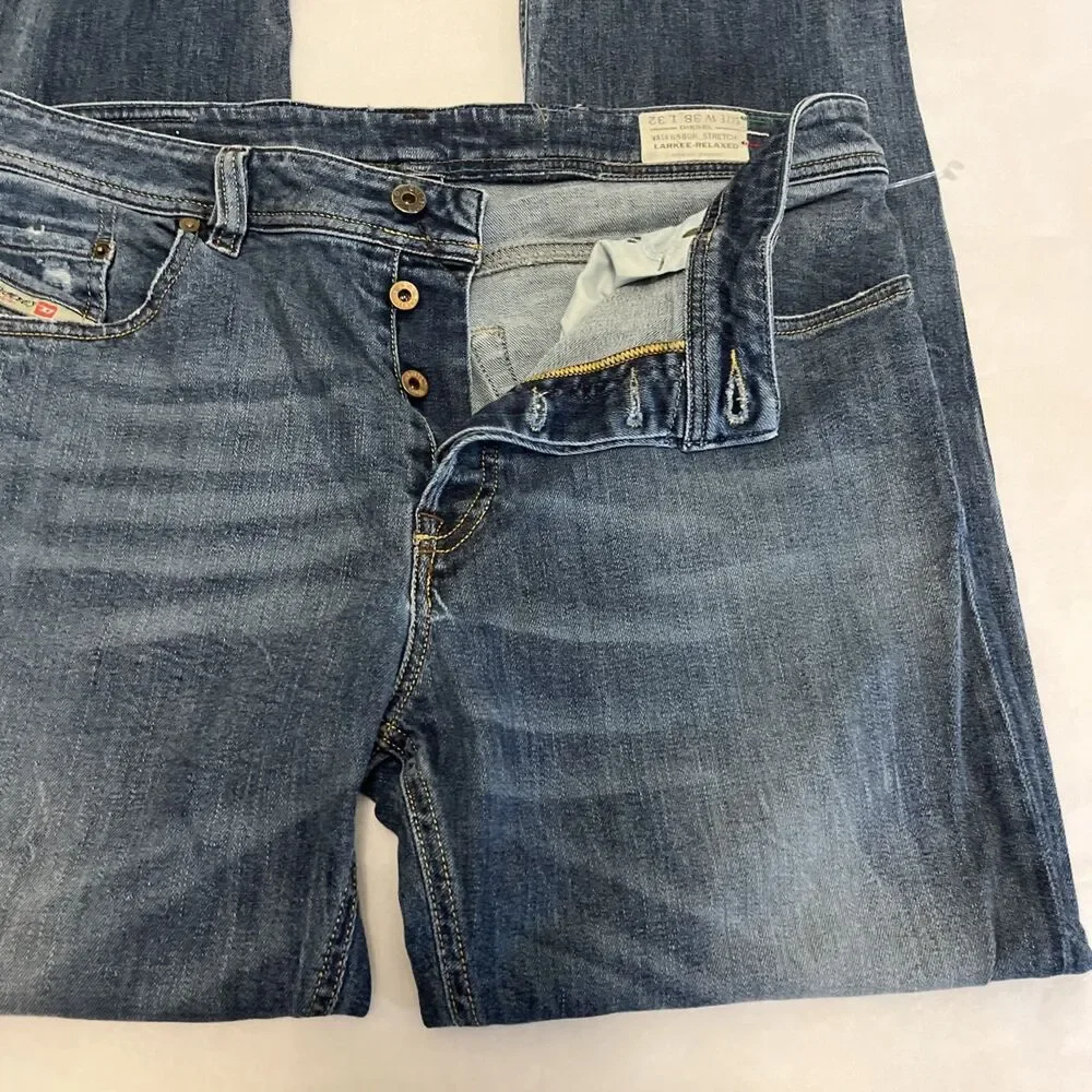 DIESEL Men's Larkee Relaxed Jeans Italy Button Fly Stretch Straight Leg 34x30